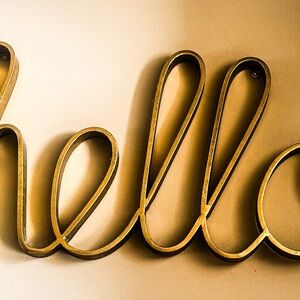 Gold Wall Decor 'Hello' Sign